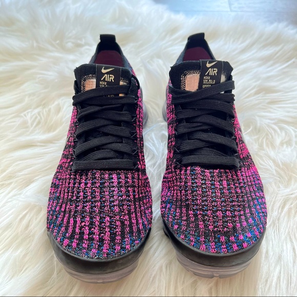 Nike Air VaporMax Flyknit 3 Sneakers - Picture 4 of 6